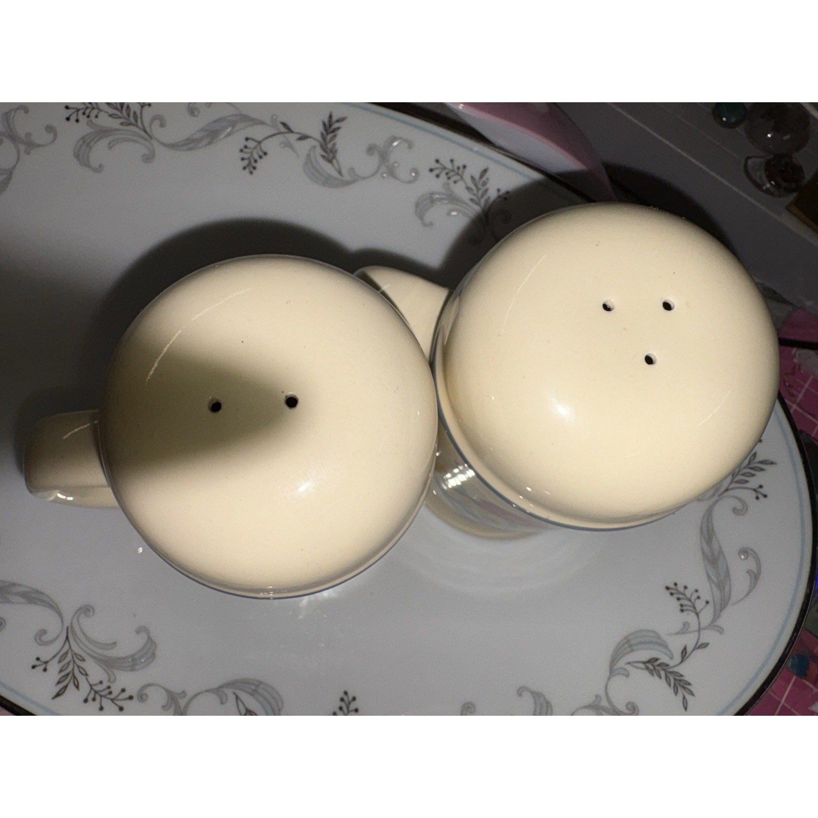 VTG Auntie Em Collection 1986 HMK Floral Ceramic Salt & Pepper Shakers Set of 2