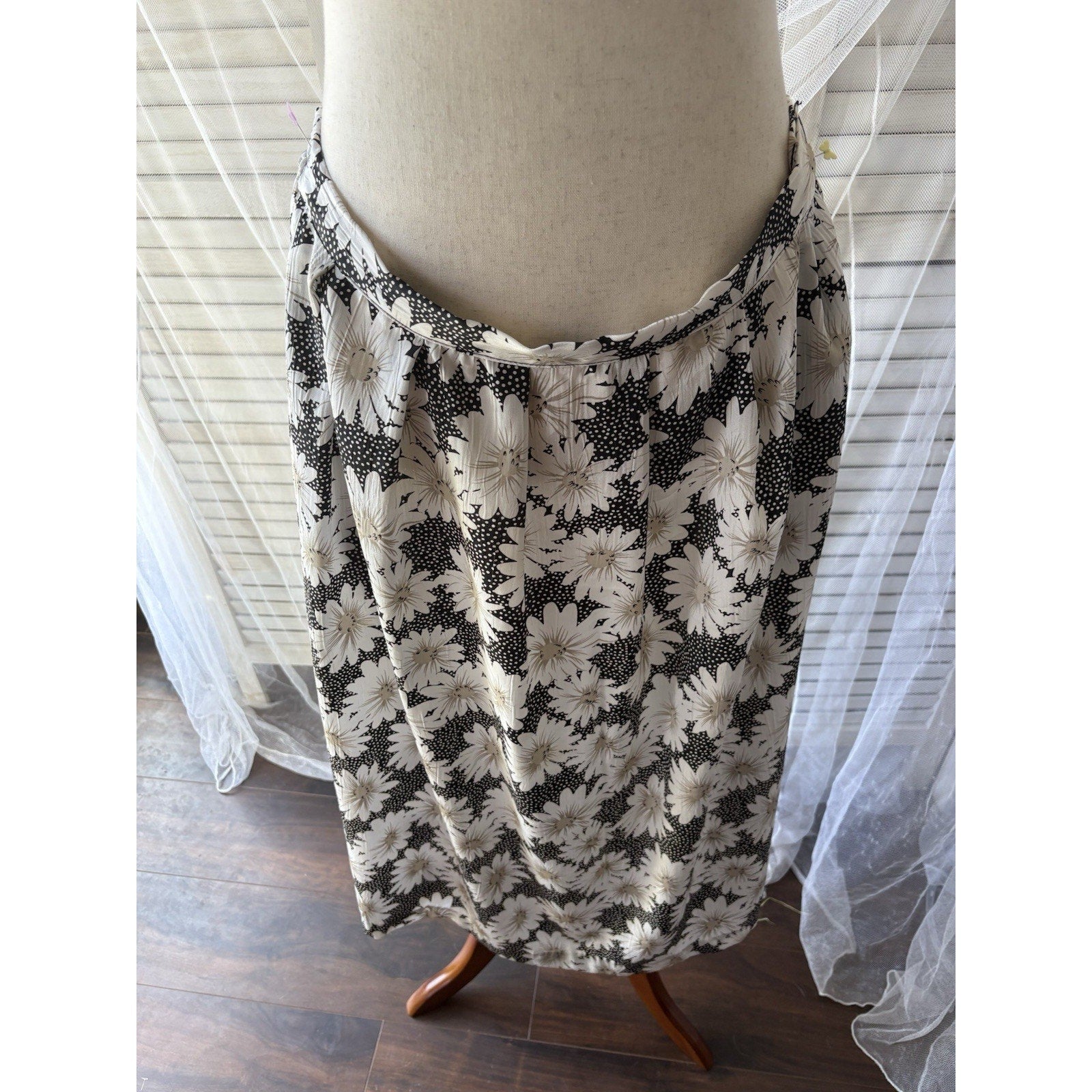 Cricket Lane Floral A-Line Midi Skirt Womens 18 Black White Elastic Waist