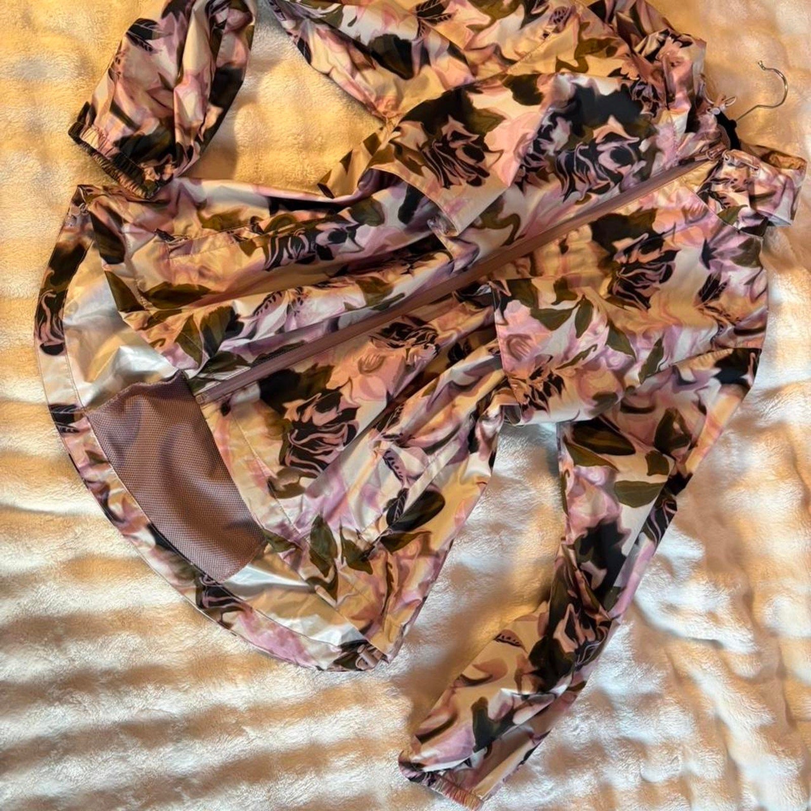 Trajectory pink floral long sleeve top with ruffle detail. Size XL