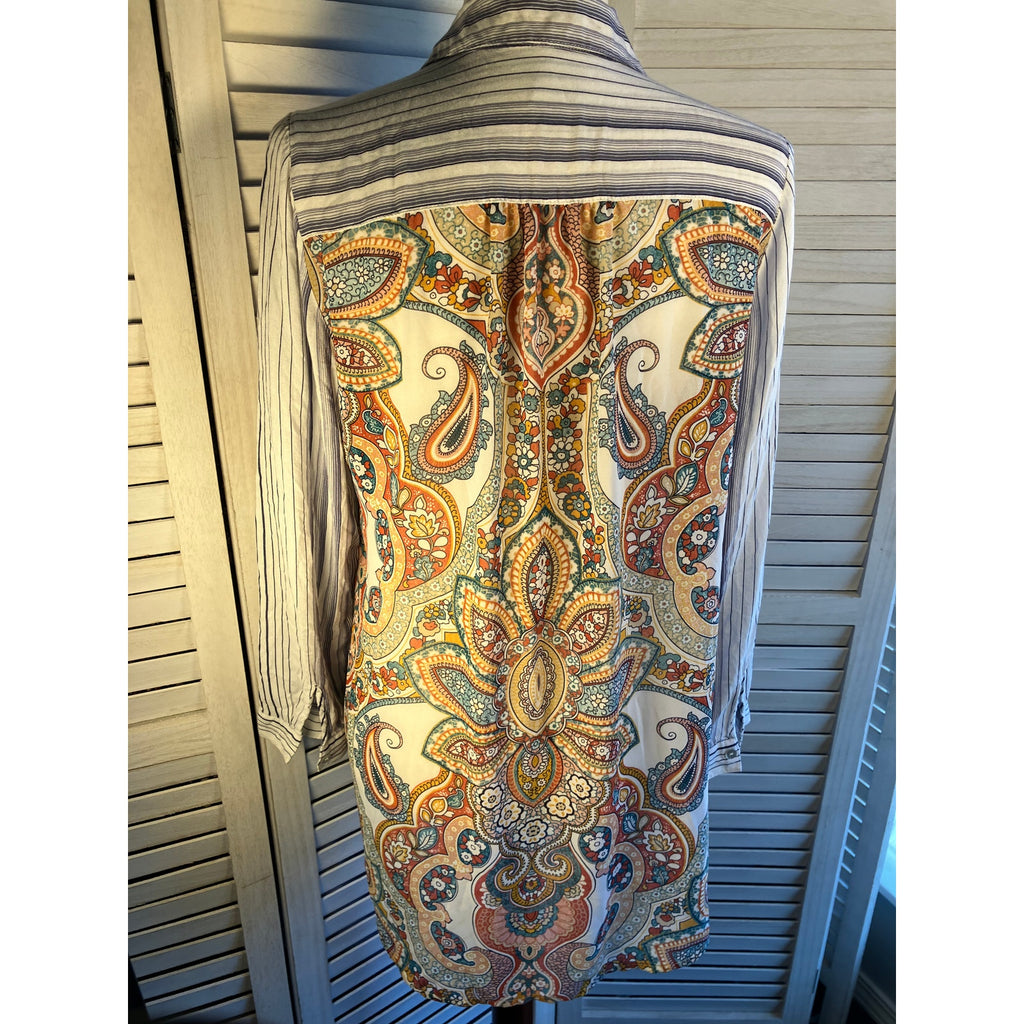 Womens button up embroidered blouse Size Small