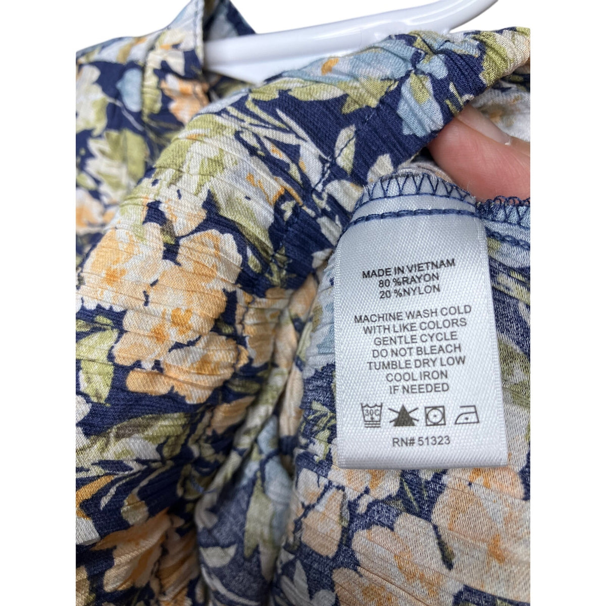 CeCe Women’s Medium Navy Floral Tie Neck Ruffle Long Sleeve Blouse