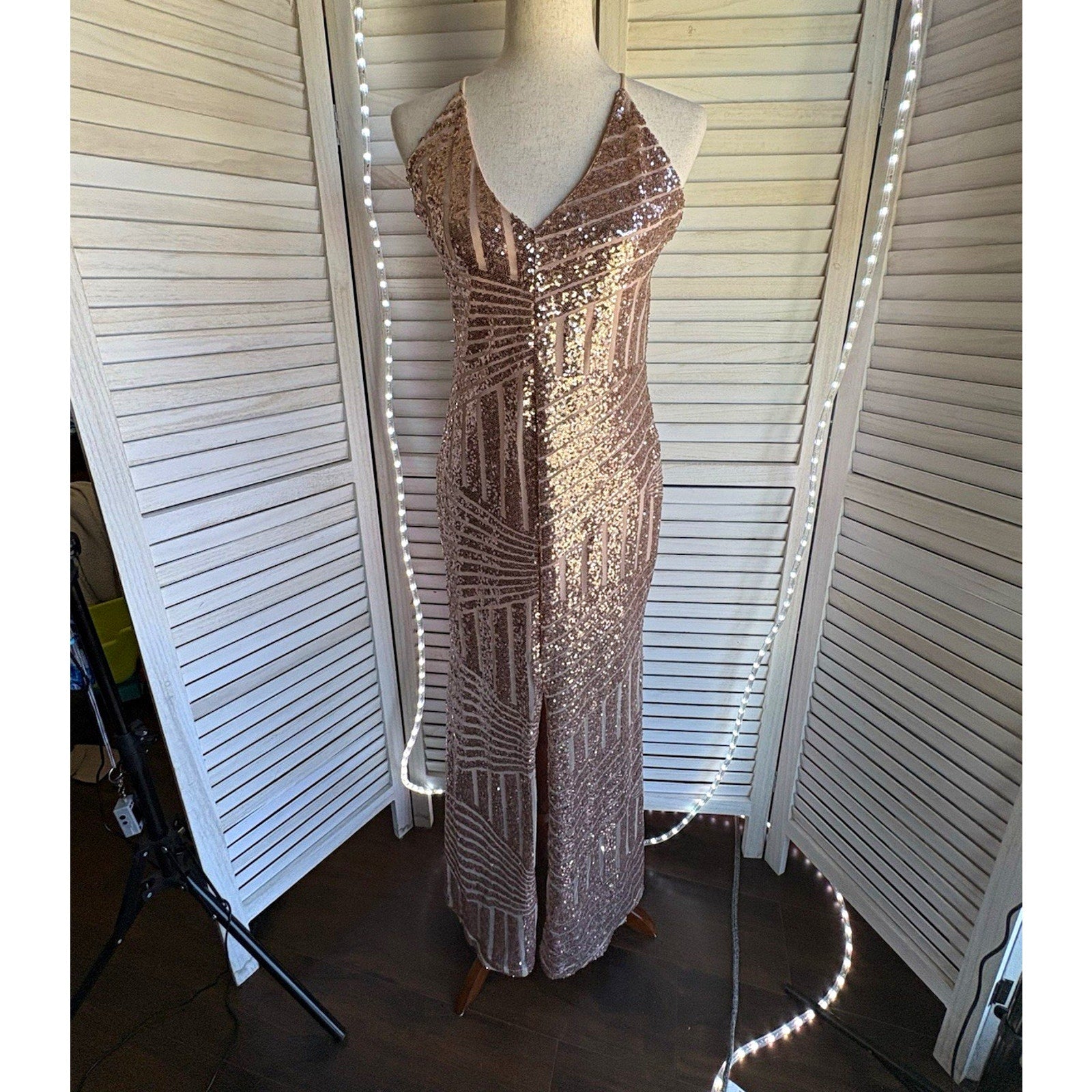 Women’s L Gold Sequin Geometric Backless V-Neck Gown