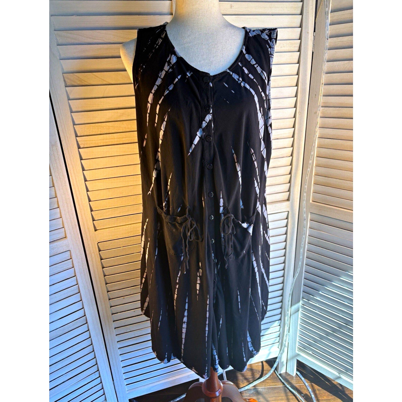 Just Cruising Women’s Free Size Black & White Tie Dye Flowy Dress, Sleeveless.