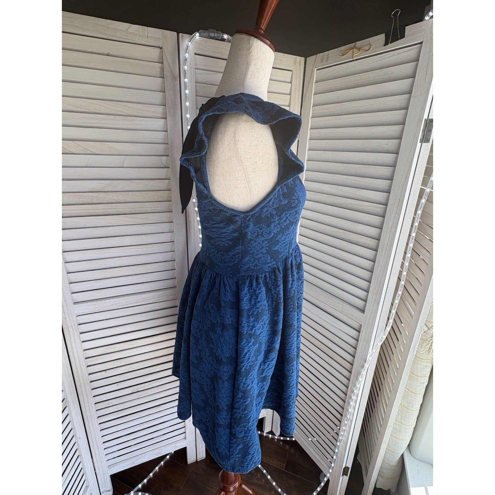 Xhilaration Women’s XS Blue Black Floral Lace Fit & Flare Scoop Open Back Zip