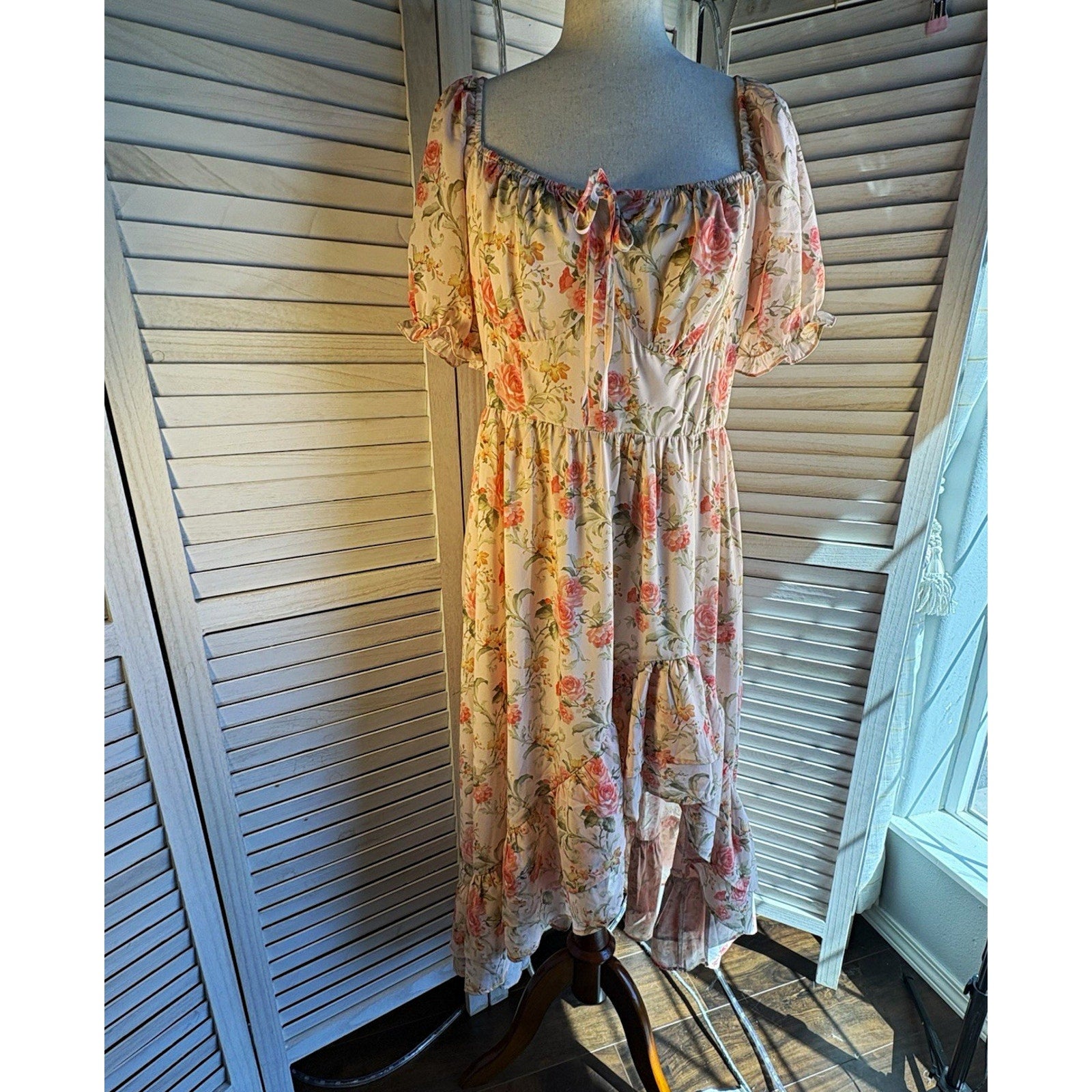 Scarlet Darkness Women’s L Pink Floral Smocked Square Neck Puff Sleeve Dress