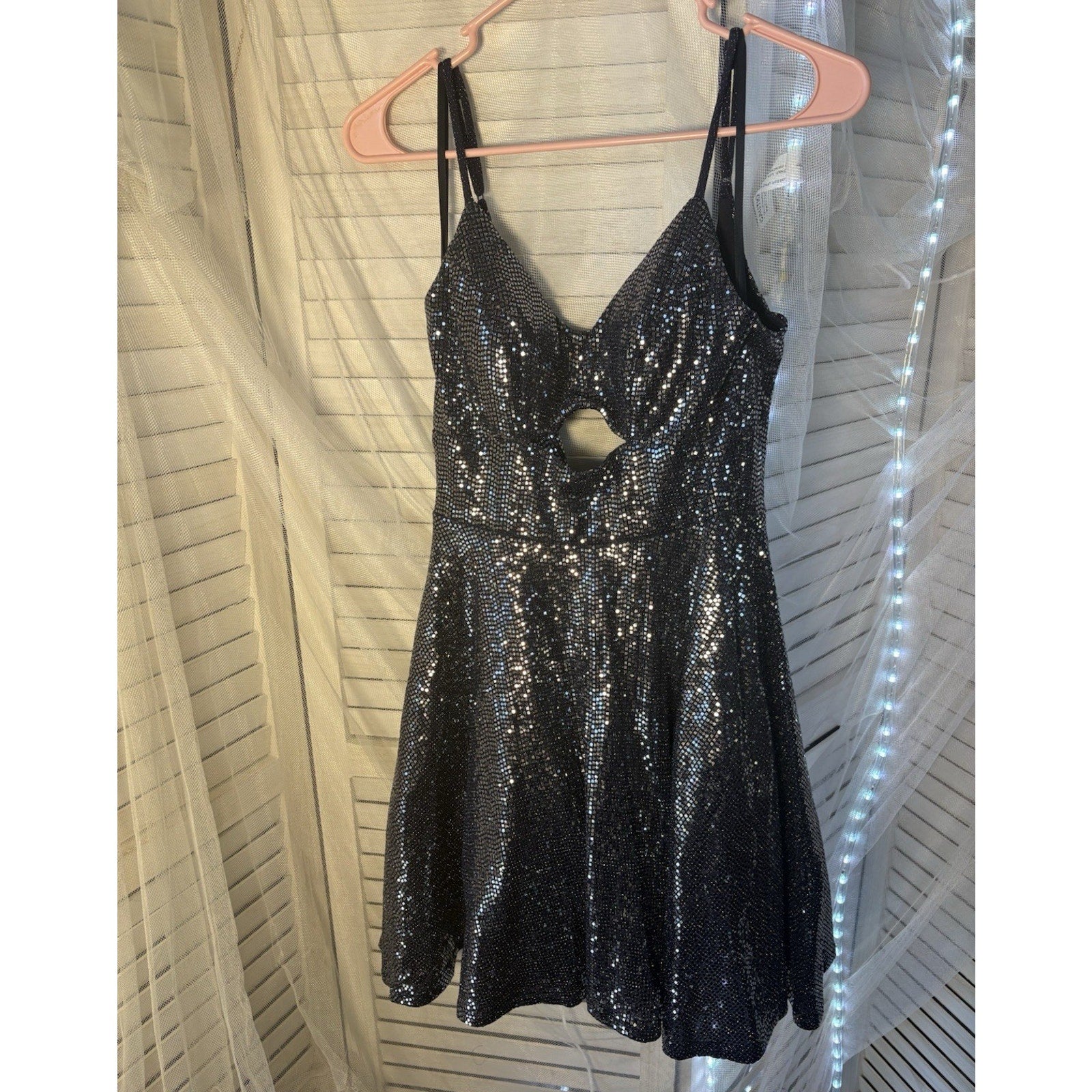 City Studio Black Sequin Cut-Out V-Neck Strappy Sleeveless Short Dress 5/6