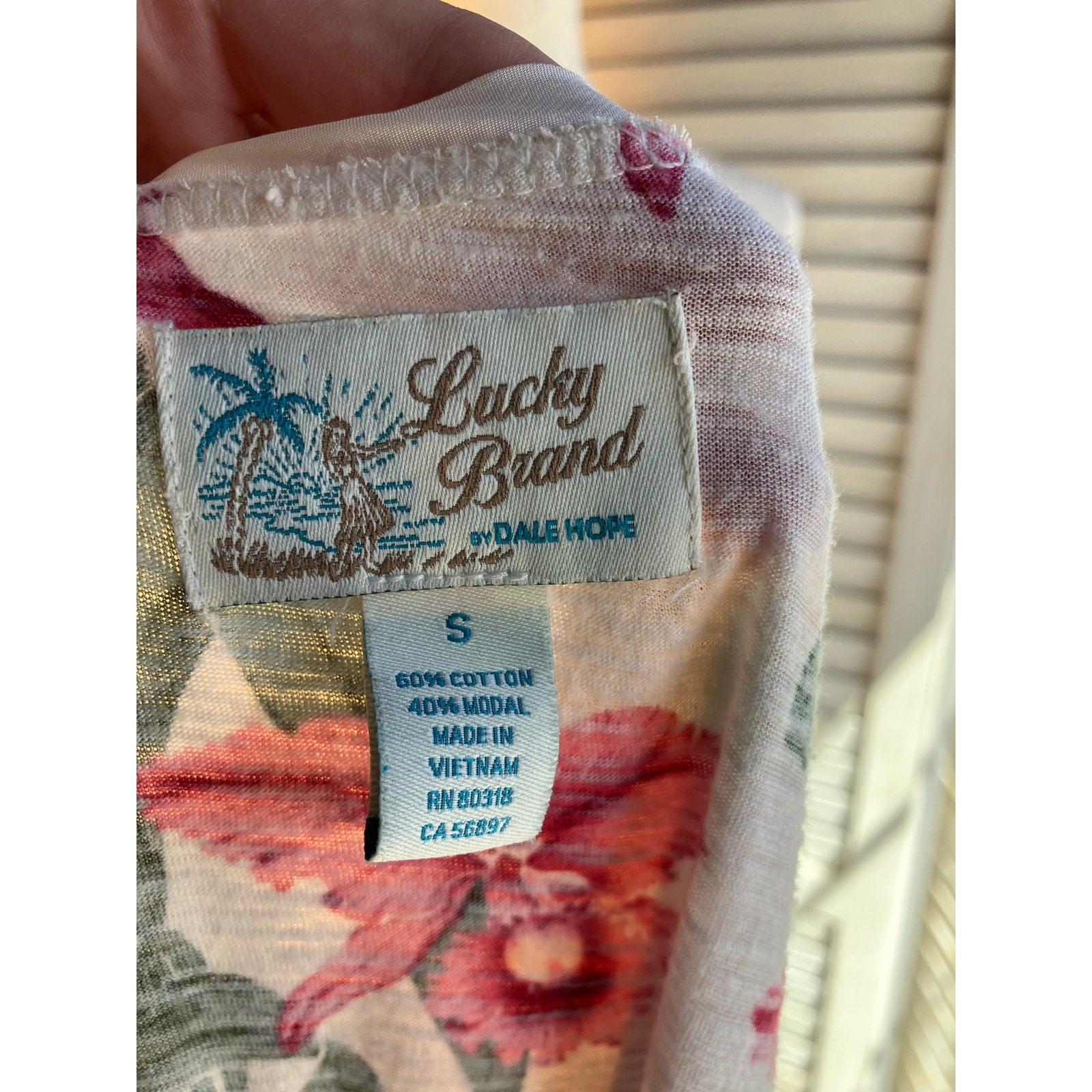 Lucky Brand Satin trim T-shirt Size Small