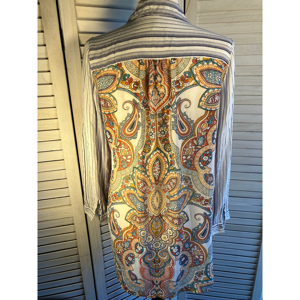 Womens button up embroidered blouse Size Small