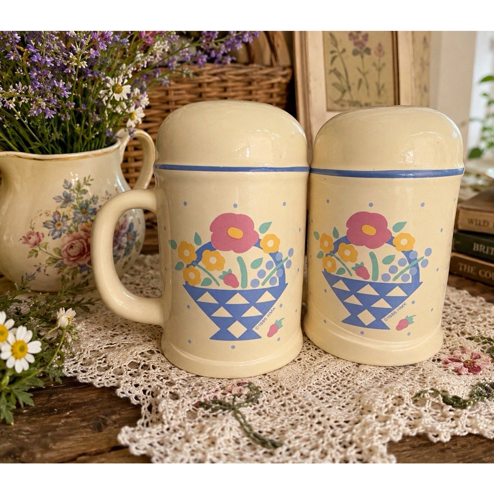 VTG Auntie Em Collection 1986 HMK Floral Ceramic Salt & Pepper Shakers Set of 2