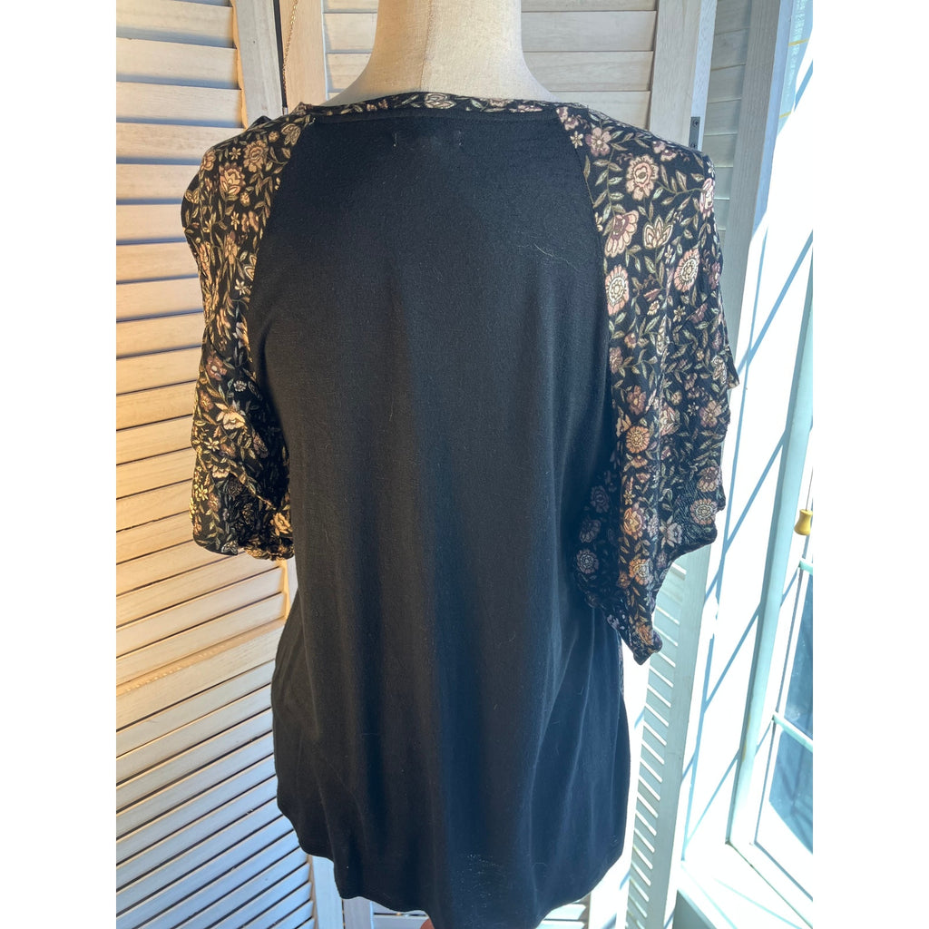 Maurices Floral and black 3/4 length sleeve top