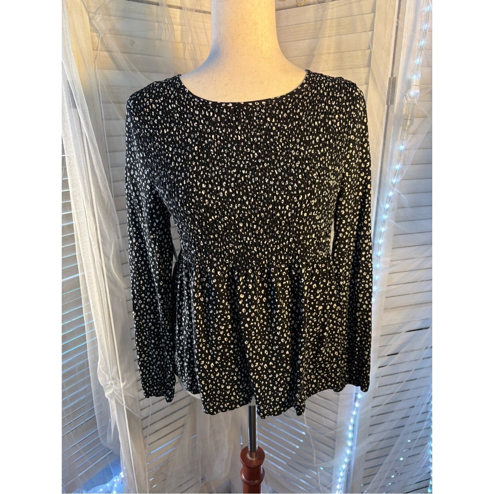 URBAN Romantics Black and White Smocked Peplum Long Sleeve Blouse