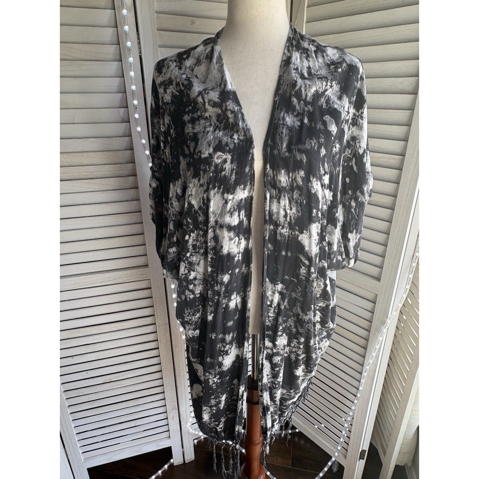 Tiare Hawaii Black White Tie Dye Open Front Kimono Cardigan 3/4 Sleeve One Size