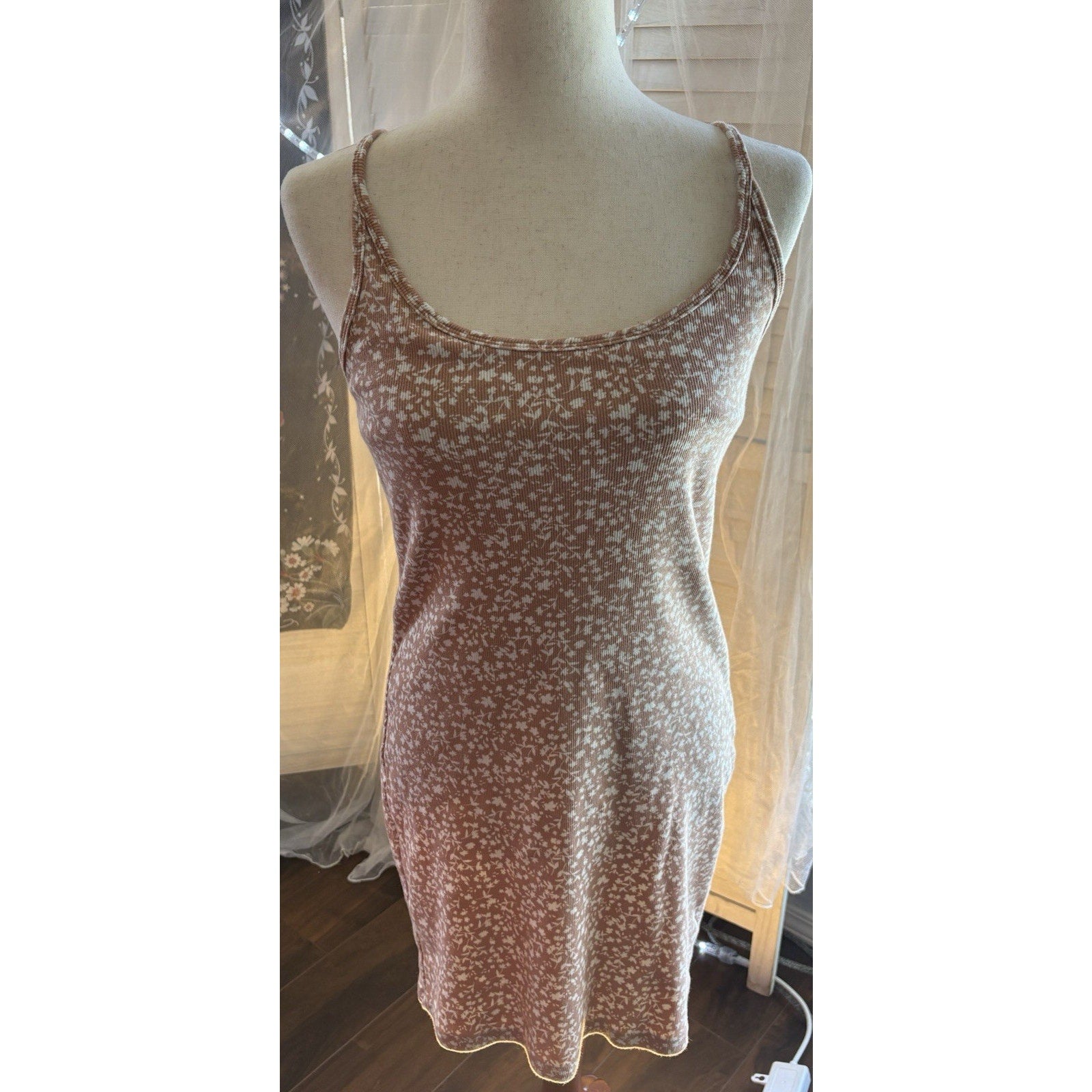 Old Navy L Floral Knit Sleeveless Sheath Mini Dress Tan White