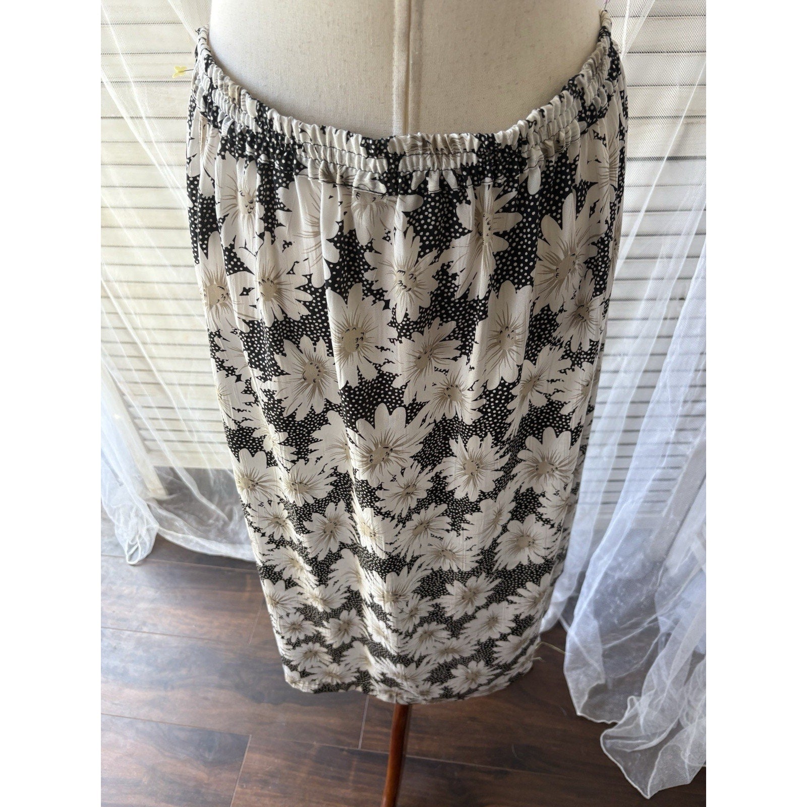 Cricket Lane Floral A-Line Midi Skirt Womens 18 Black White Elastic Waist